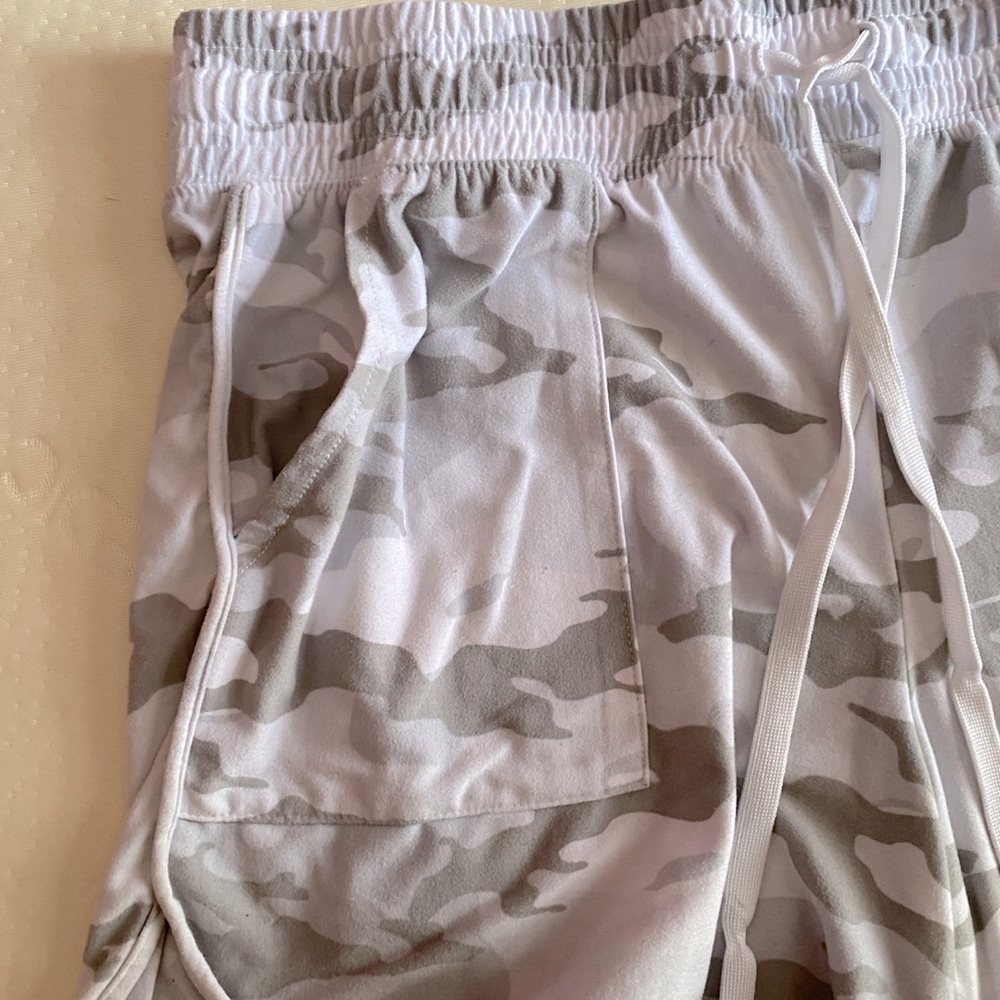 Woman’s Grey and White Camouflage Shorts - Picture 3 of 4